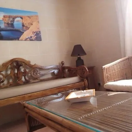 Dar Tal-lumija ベッド・アンド・ブレックファスト アインシーレム