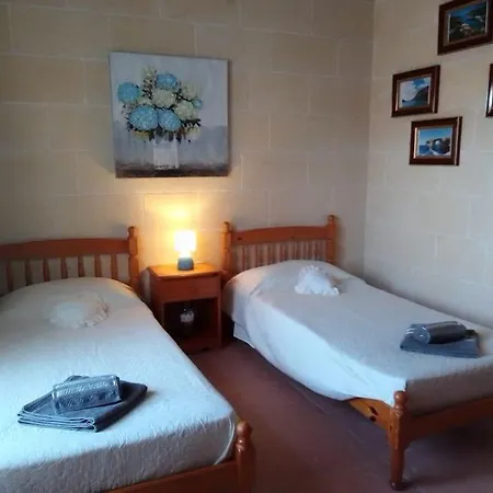 ベッド・アンド・ブレックファスト Dar Tal-lumija 4*