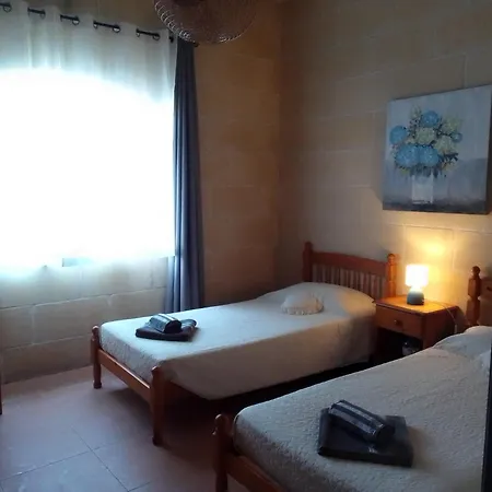 Dar Tal-lumija ベッド・アンド・ブレックファスト アインシーレム