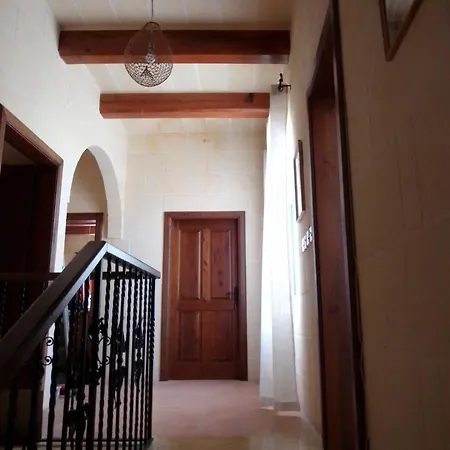 Dar Tal-lumija Għajnsielem
