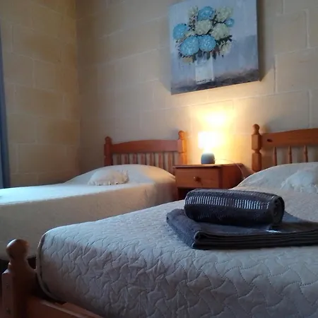 Dar Tal-lumija 4* Għajnsielem