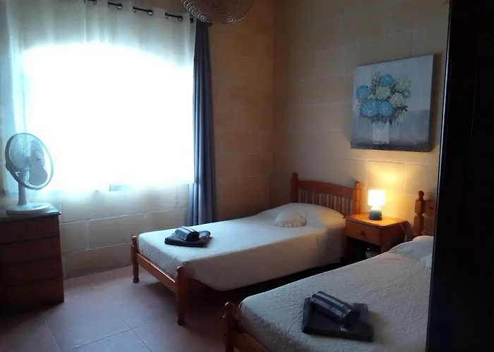 Dar Tal-lumija Bed and Breakfast Għajnsielem