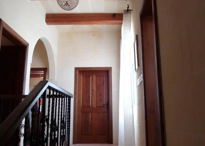 Dar Tal-lumija Għajnsielem